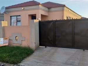 3 Bed House in Golden Gardens