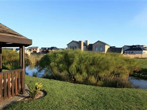 831 m² Land available in Kraaibosch