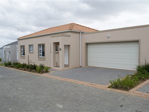 3 Bed Townhouse in Westbrook