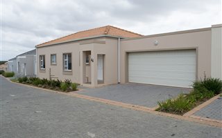 3 Bedroom Townhouse in Westbrook