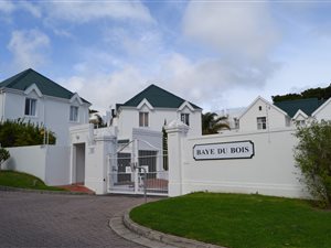 2 Bed Townhouse in Scott Estate