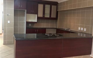 3 Bedroom Apartment in Blythedale Beach