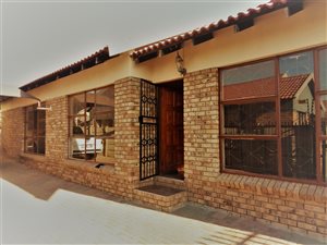 3 Bed House in Lesedi Park