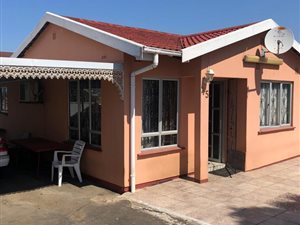 3 Bed House in Newlands West