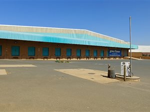 7762 m² Industrial space in Ferndale