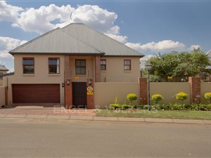4 Bed Duplex in North Riding AH