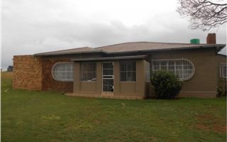 2.6 ha Farm in Hillside AH
