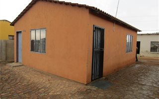 4 Bedroom House in Etwatwa