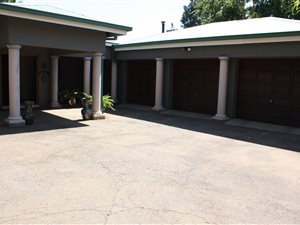 4 Bed House in Heatherdale