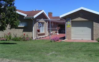 4 Bedroom House in Aston Bay