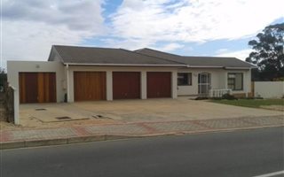 5 Bedroom House in Hopefield