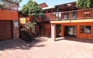 8 Bedroom House in Seafield