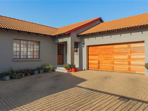 3 Bed House in Pierre van Ryneveld