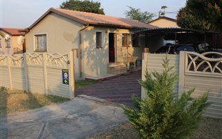 3 Bedroom House in Kamagugu