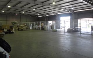 944 m² Industrial space in Mahogany Ridge