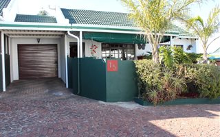 2 Bedroom Townhouse in Krugersdorp North