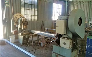 Industrial space in Parys