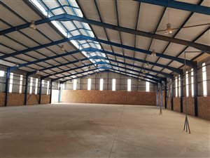 1900 m² Industrial space in Tulisa Park
