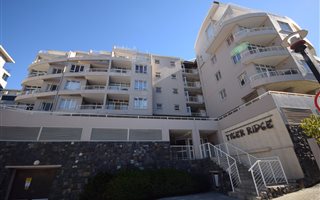 2 Bedroom Apartment in Tygervallei Centre
