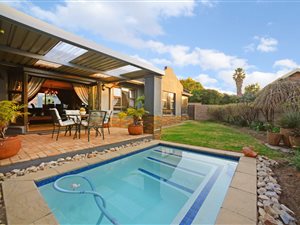 3 Bed House in Boat Lake Village
