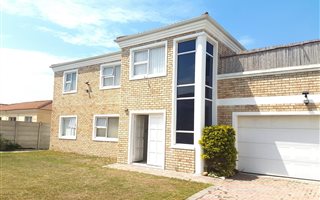 5 Bedroom House in Bluewater Bay
