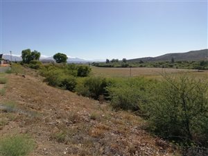 1165 m² Land available in Oudtshoorn