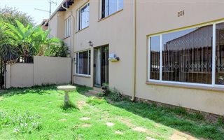 2 Bedroom Apartment in Verwoerdpark