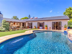4 Bed House in Protea Valley