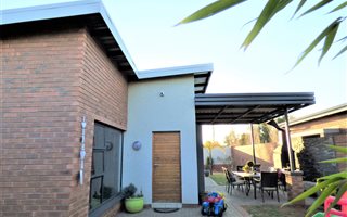 3 Bedroom Townhouse in Langenhoven Park