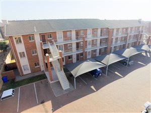 2 Bed Apartment in Heuwelsig Estate