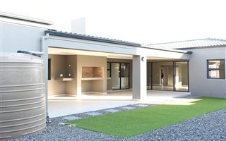 4 Bedroom House in Parklands North