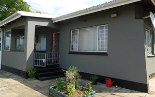 3 Bedroom House in Grosvenor