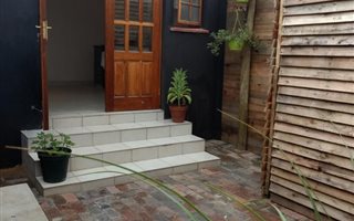 1 Bedroom House in Orange Grove