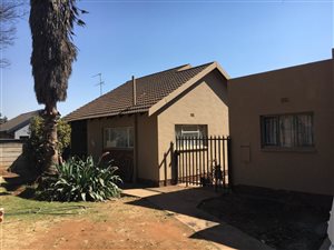 4 Bed House in Edelweiss