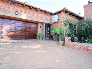 3 Bed Townhouse in Dan Pienaar