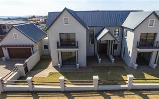 5 Bedroom House in The Ridge Estate
