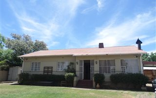 3 Bedroom House in Bayswater