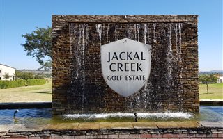 2 Bedroom Apartment in Jackal Creek Golf Estate