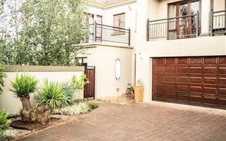 3 Bedroom House in Raslouw Manor