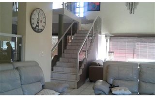 2 Bedroom House in Meyersdal