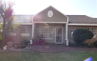 3 Bedroom House in Lakefield