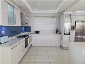 3 Bed Apartment in Umdloti Beach