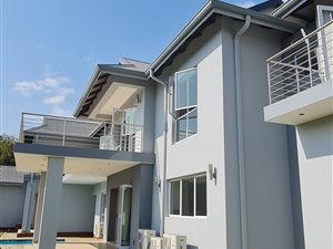 5 Bed Duplex in Hartbeespoort Dam