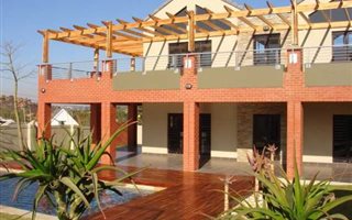 2 Bedroom Apartment in Pineslopes
