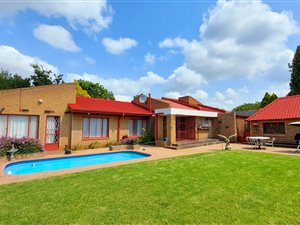 4 Bed House in Riebeeckstad