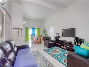 4 Bed House in Burlington Heights
