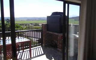 3 Bedroom House in Fraaiuitsig
