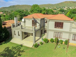 3 Bed House in Featherbrooke Estate