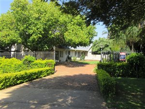 6 Bed House in Wingate Park