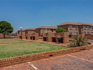 2 Bed Apartment in Springs Central